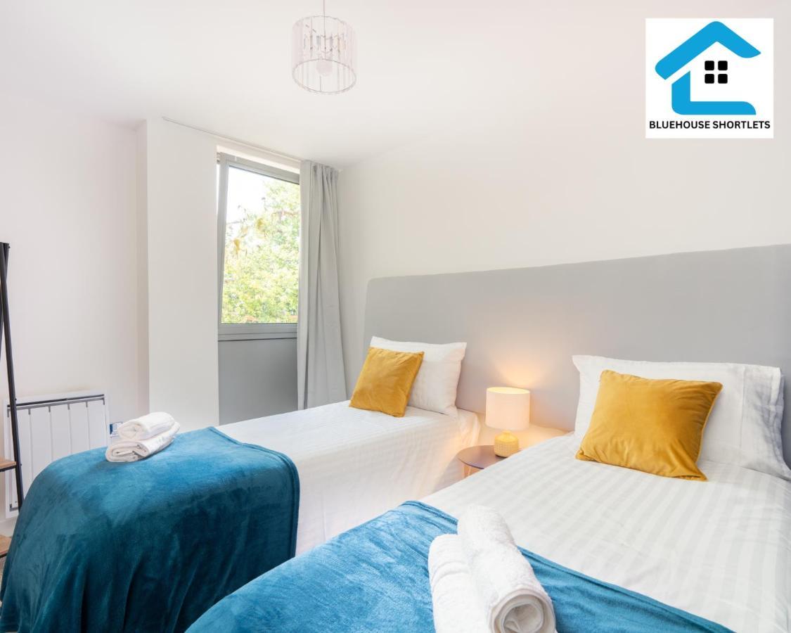 Great Price Ideal Location Near Gunwharf Quays By Blue House Short Lets Portsmouth With Free Parking Екстериор снимка